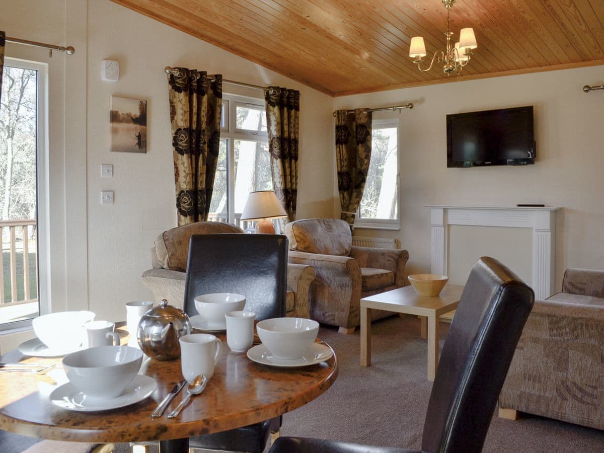 Royal Deeside Woodland Lodges - Lodge D - Image 4