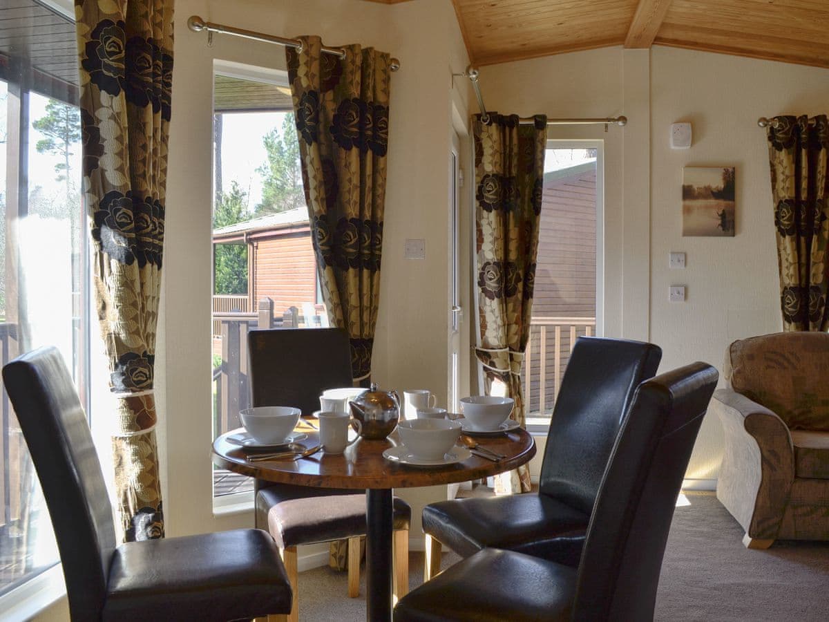 Royal Deeside Woodland Lodges - Lodge D - Image 5
