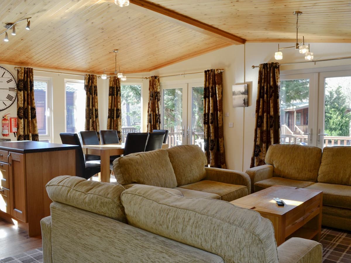 Royal Deeside Woodland Lodges - Lodge E - Image 3