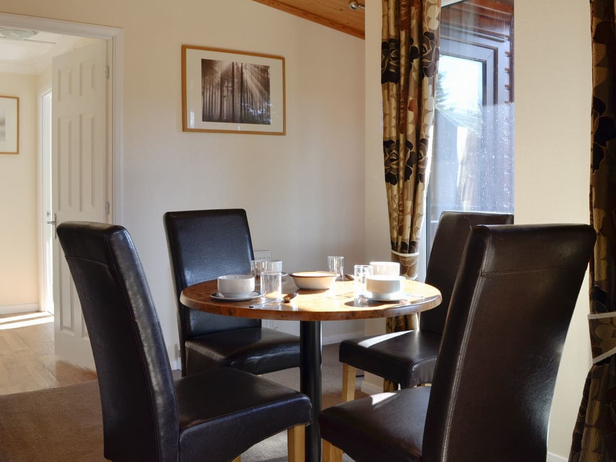 Royal Deeside Woodland Lodges - Lodge F - Image 4