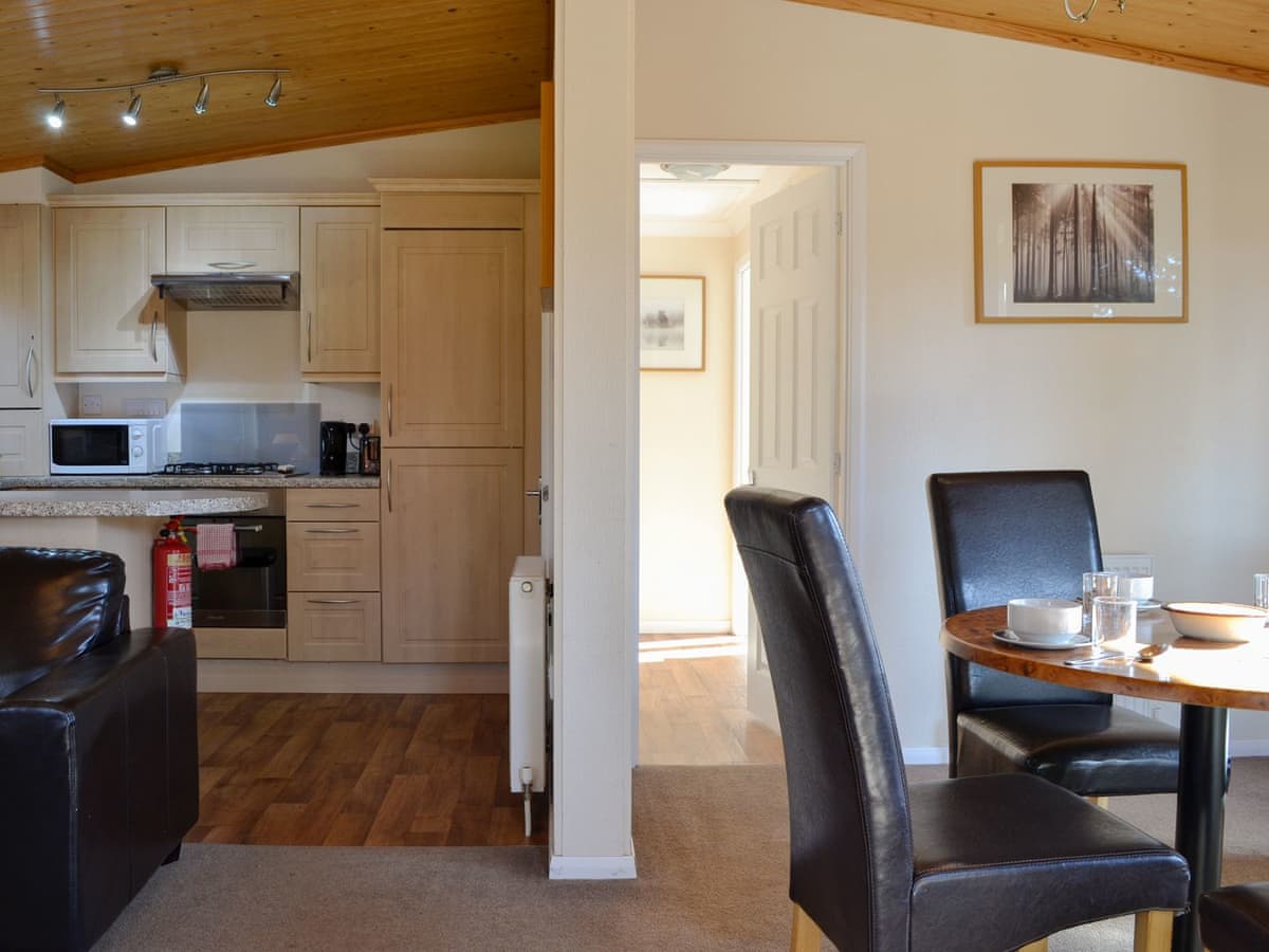 Royal Deeside Woodland Lodges - Lodge F - Image 5