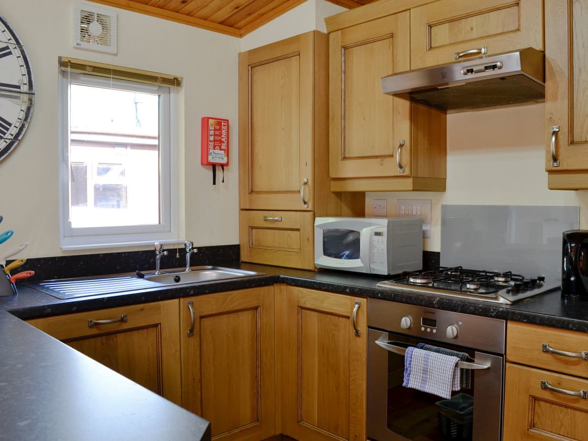 Royal Deeside Woodland Lodges - Lodge G - Image 4