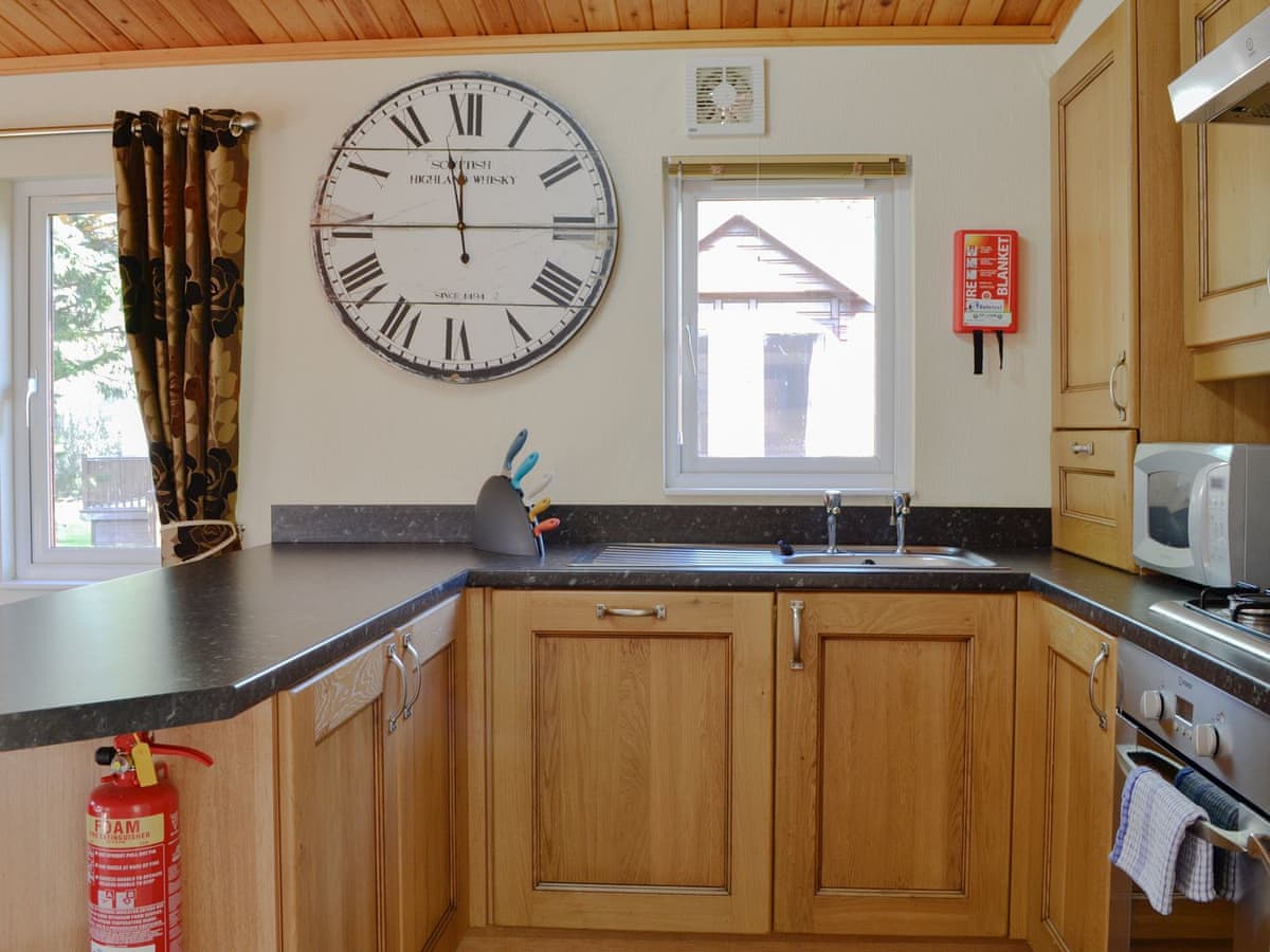 Royal Deeside Woodland Lodges - Lodge G - Image 5