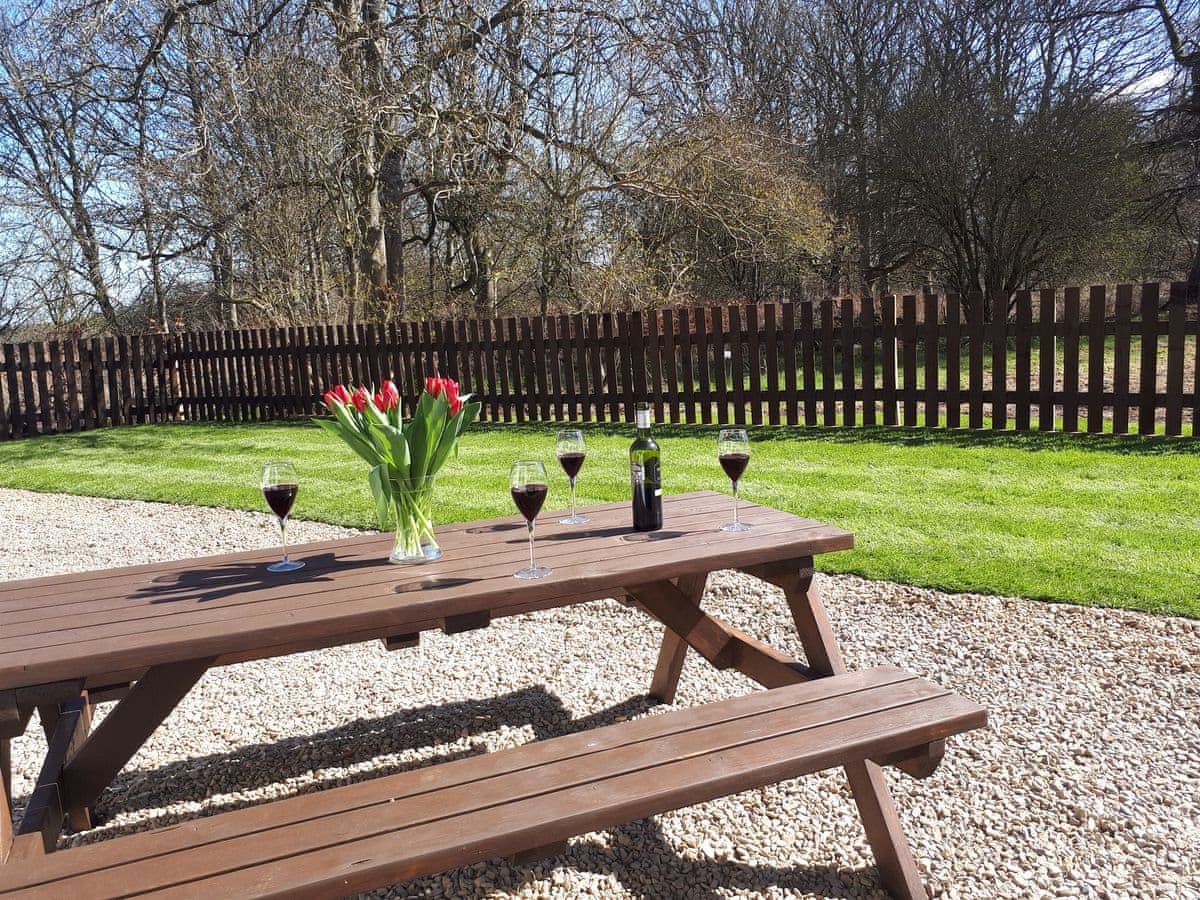 Eagles Gate Lodge - Image 3
