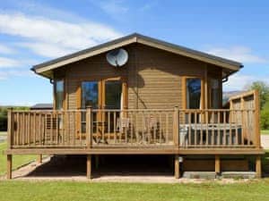 Braidhaugh Holiday Park - Wooly Willow Lodge