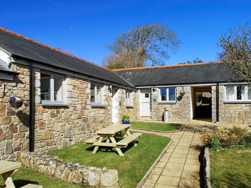 Beautiful Welsh holiday cottage | Friesian Valley Cottages - Oak Barn - Friesian Valley Cottages , Mawla, near Porthtowan