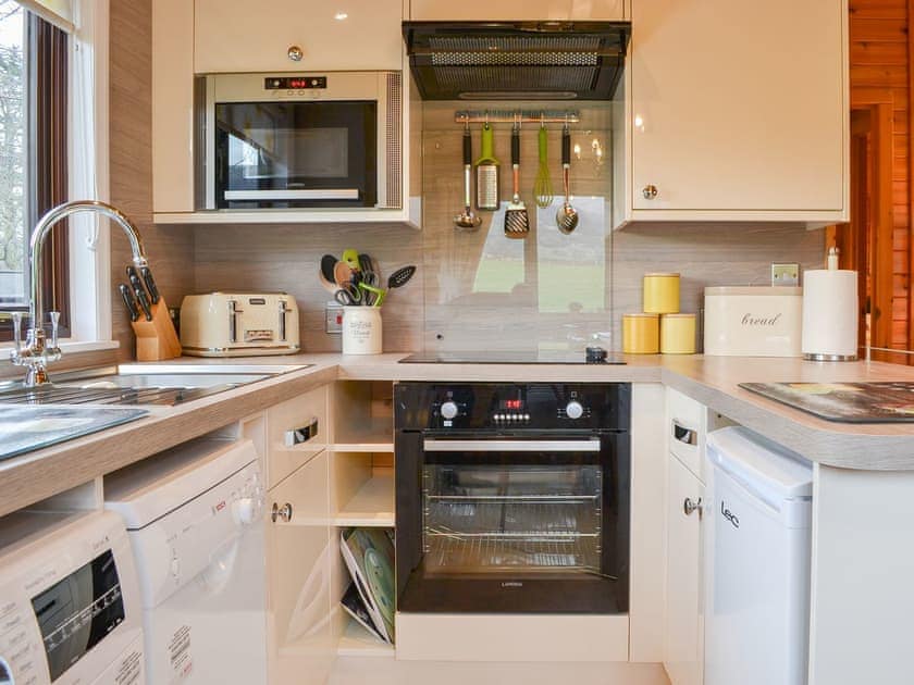 Fully-appointed fitted kitchen | Fell Foot  Lodge - Burnside Park - Burnside Park, Keswick