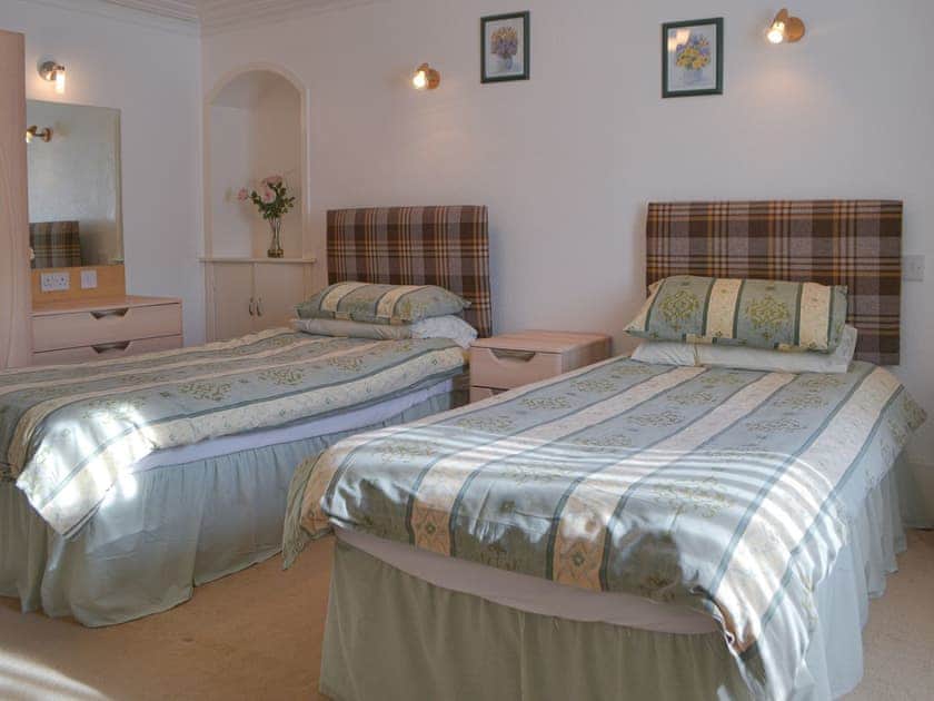 Twin bedroom | Dolphin View - Scott Holiday Cottages, Portknockie