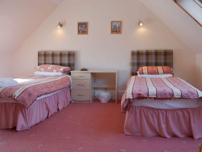 Twin bedroom | Dolphin View - Scott Holiday Cottages, Portknockie