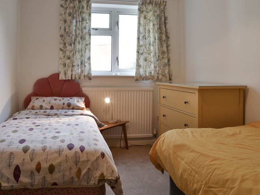 Twin bedroom | The Bungalow, Topsham