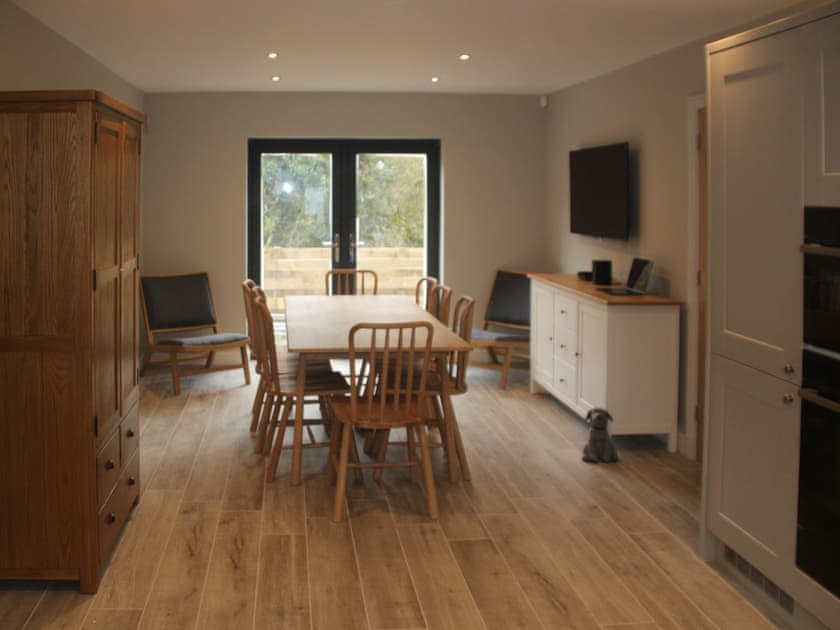 Spacious kitchen and dining area | Cannondale, Annisgarth, near Windermere