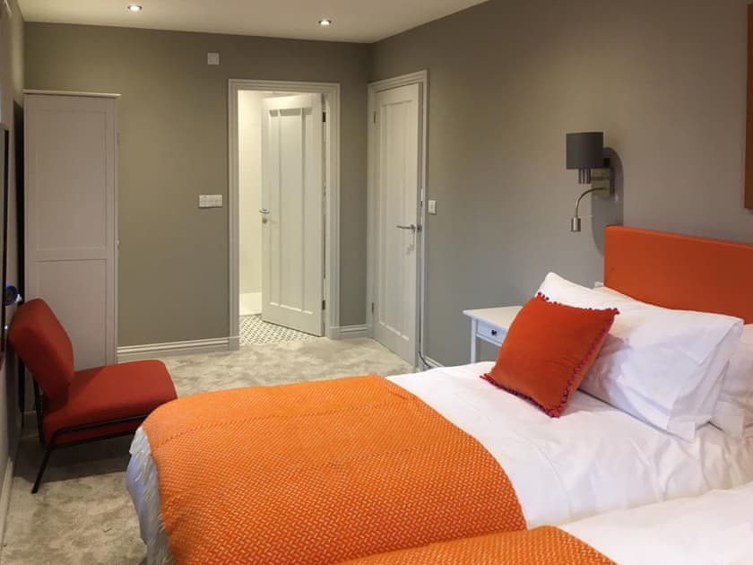 Peaceful twin bedroom | Cannondale, Annisgarth, near Windermere