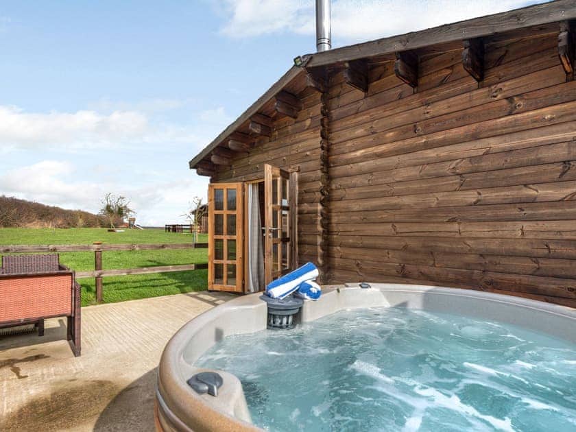 Relaxing hot tub with wonderful rural view | Dukes Wood - Readyfields Farm, Caunton, near Newark