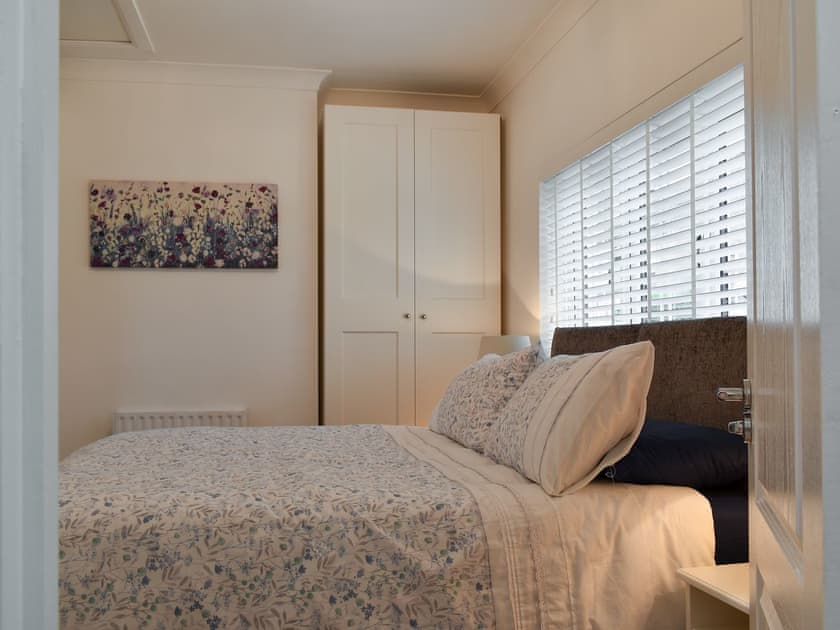 Double bedroom | Kingsley Cottage, Hawley