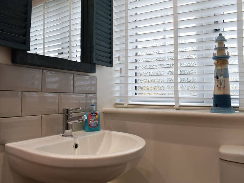 Shower room | Kingsley Cottage, Hawley