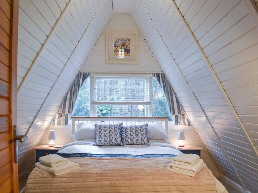 Relaxing kingsized bedroom  | Bracken Lodge, Weybourne, near Sheringham