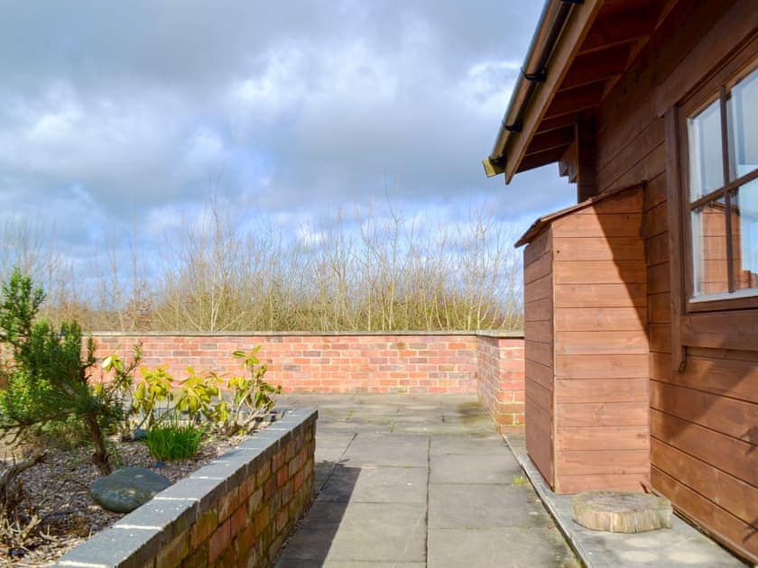 Garden and grounds | Fern Lodge - Sandbank Lodges, Melbourne, near Derby