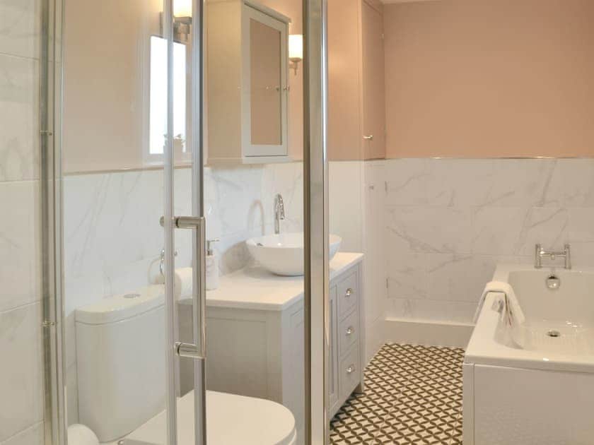En-suite shower room | Crows Nest, Bridlington