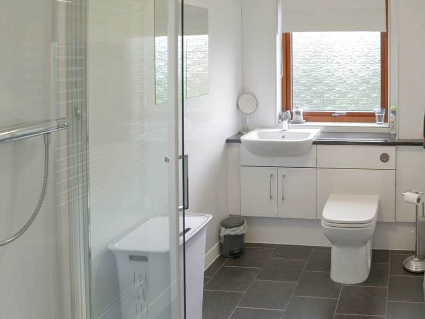Shower room | Cluaran Cottage, Tain