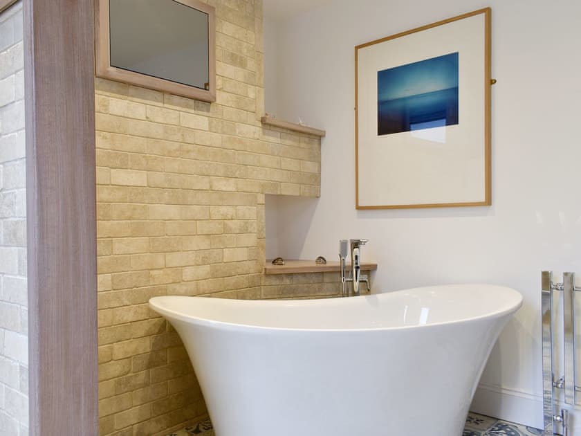 Contemporary free-standing bath | Abbey View, Whitby