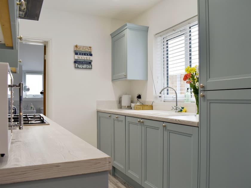 Stylish well equipped kitchen | Sapphire Cottage, Lowestoft
