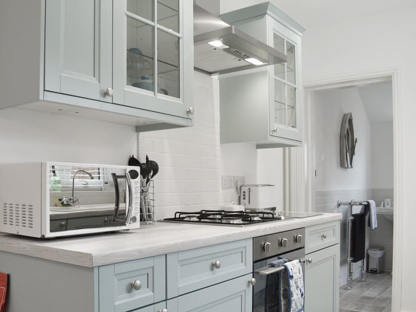 Stylish well equipped kitchen | Sapphire Cottage, Lowestoft