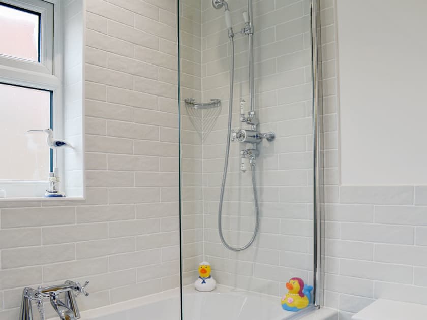 Bathroom | Sapphire Cottage, Lowestoft