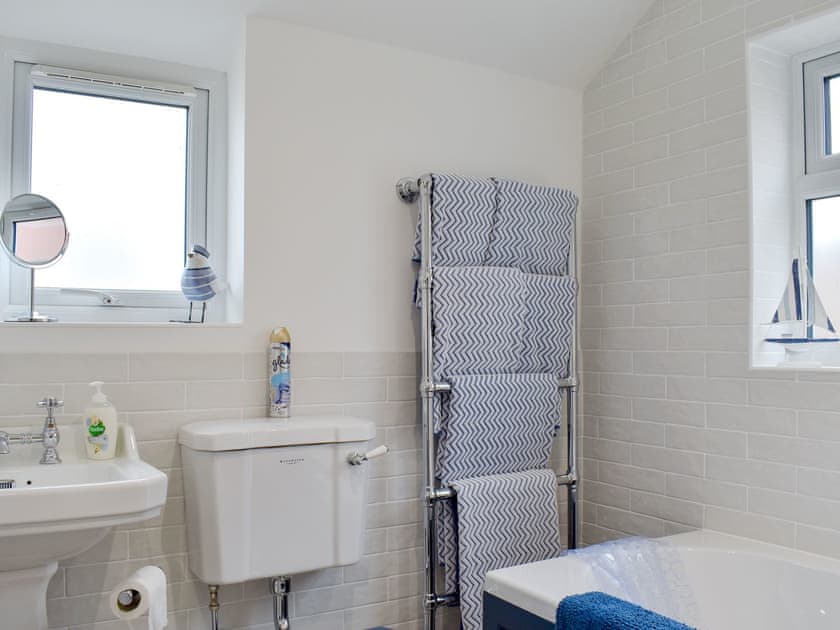 Bathroom | Sapphire Cottage, Lowestoft