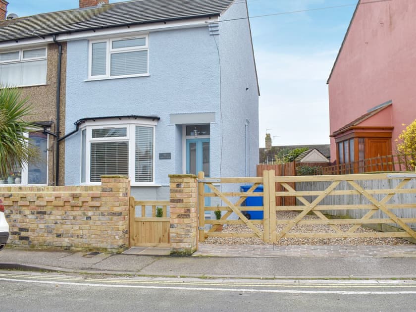 Wonderful holiday home | Sapphire Cottage, Lowestoft