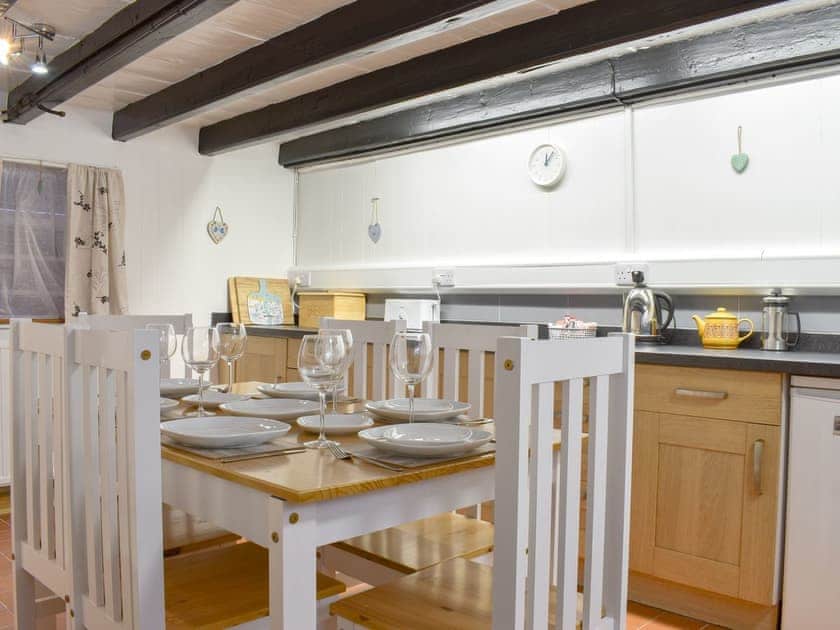 Well equipped kitchen/ dining room | Cobblestones, Whitby