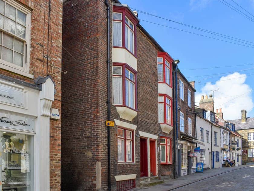Delightful holiday home | Cobblestones, Whitby