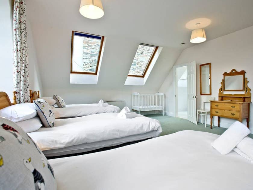 Spacious triple bedroom | Papermaker’s Cottage - Tuckenhay Mill, Bow Creek, between Dartmouth and Totnes