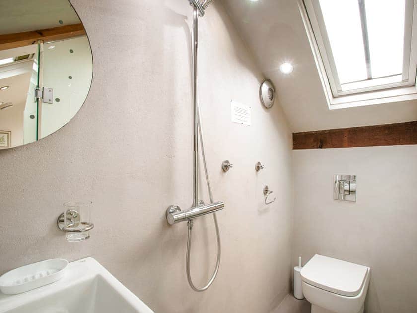 En-suite | Fern Cottage, Bradwell