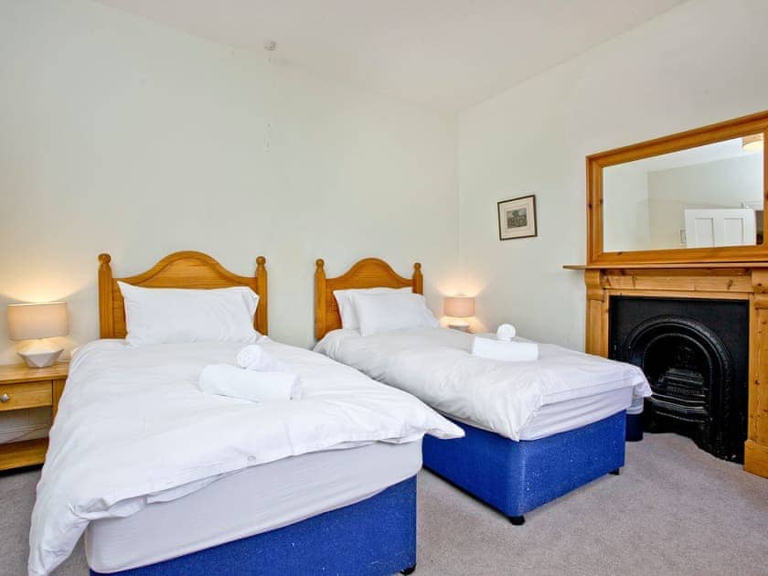 Spacious twin bedroom | Mill Lodge - Tuckenhay Mill, Bow Creek, between Dartmouth and Totnes