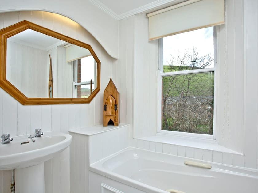 Second bathroom | Mill Lodge - Tuckenhay Mill, Bow Creek, between Dartmouth and Totnes