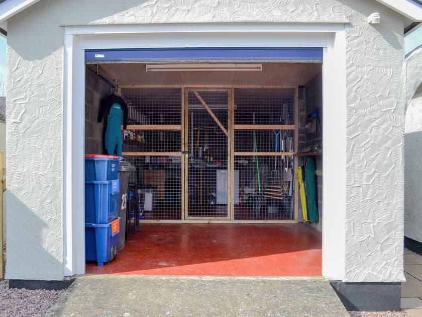 Garage | Dylmor, Benllech 