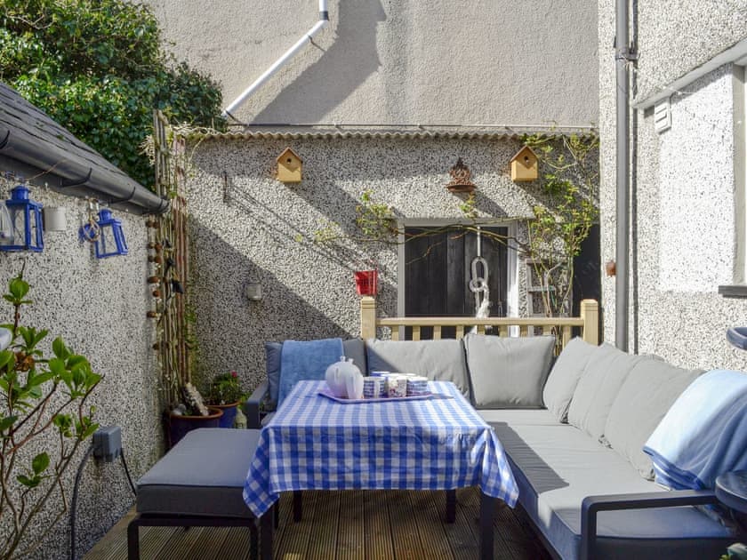 Sitting-out-area | Tyn Y Ffrith, Llandudno