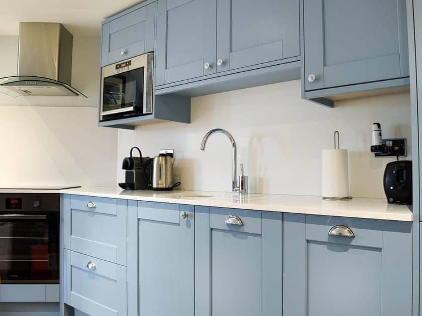 Modern kitchen area | Courtenay Studio, Salcombe