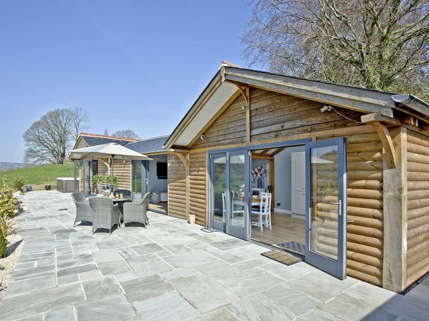 Luxurious holiday home | Woodland View Lodge, Axminster