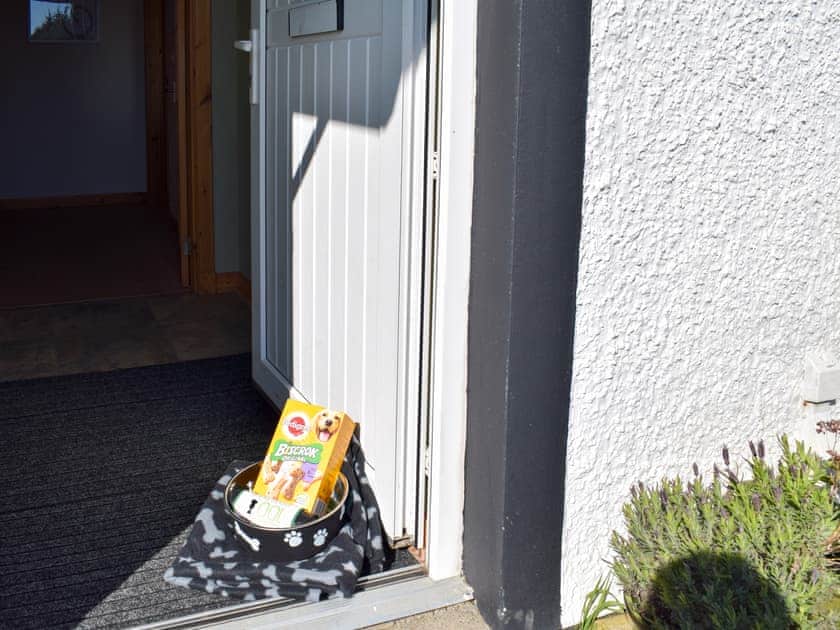 Dog friendly | Pine Cottage - Culmore Bridge Cottages, Sandhead