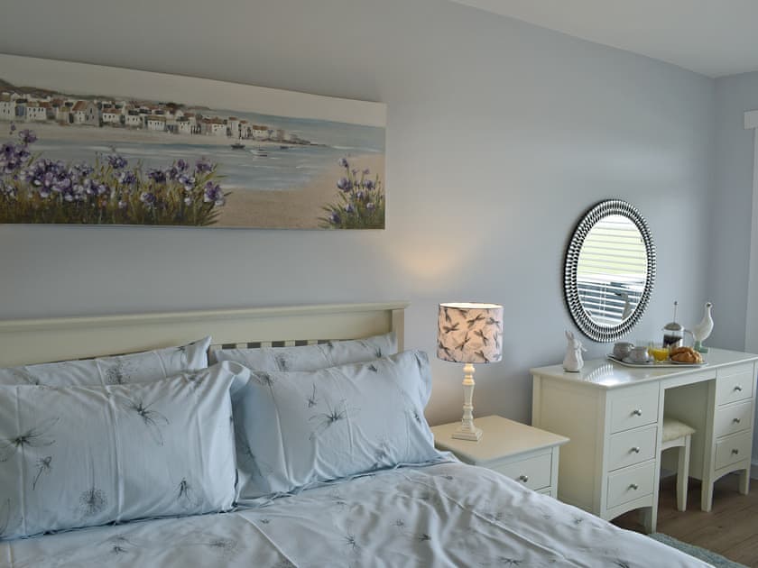 Light and airy king size bedroom  | Stinchar View, Ballantrae, near Girvan