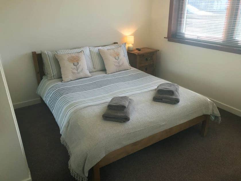 Charming double bedroom | Cluaran Cottage, Tain