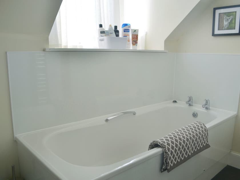 Bathroom | Dolphin Cottage, Nairn