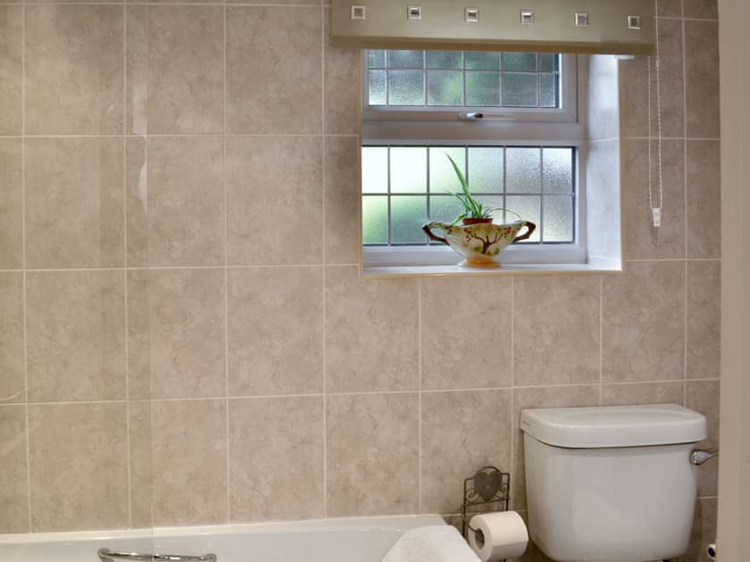 Bathroom | Chesterton Cottage, East Kirkby, near Spilsby