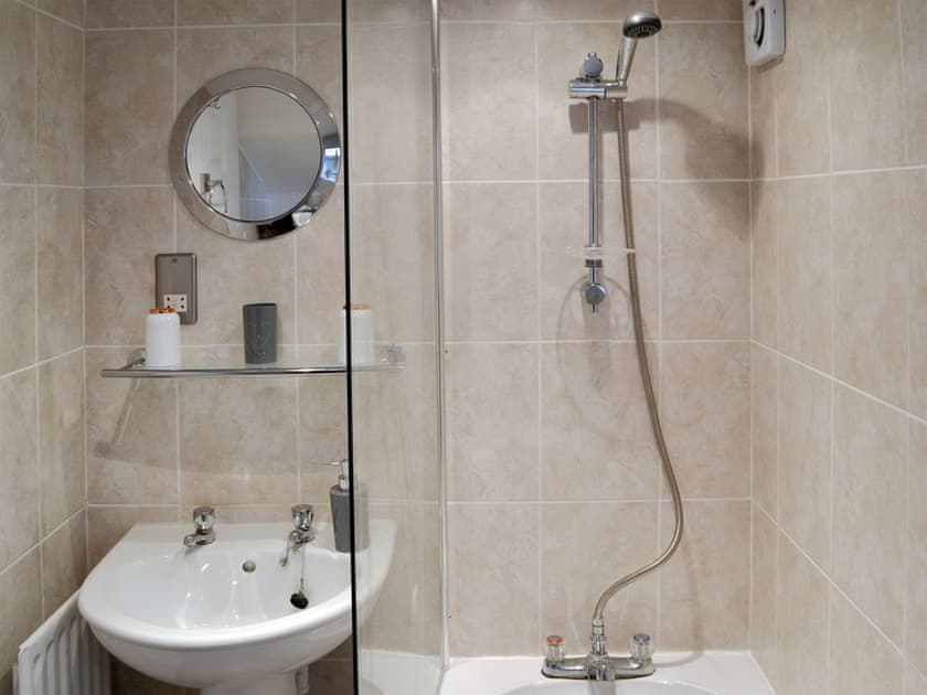 Bathroom | Chesterton Cottage, East Kirkby, near Spilsby
