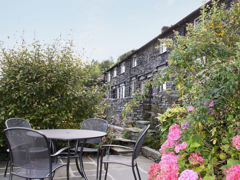 Relaxing detached garden with stunning views | Carrie’s Gate, Coniston