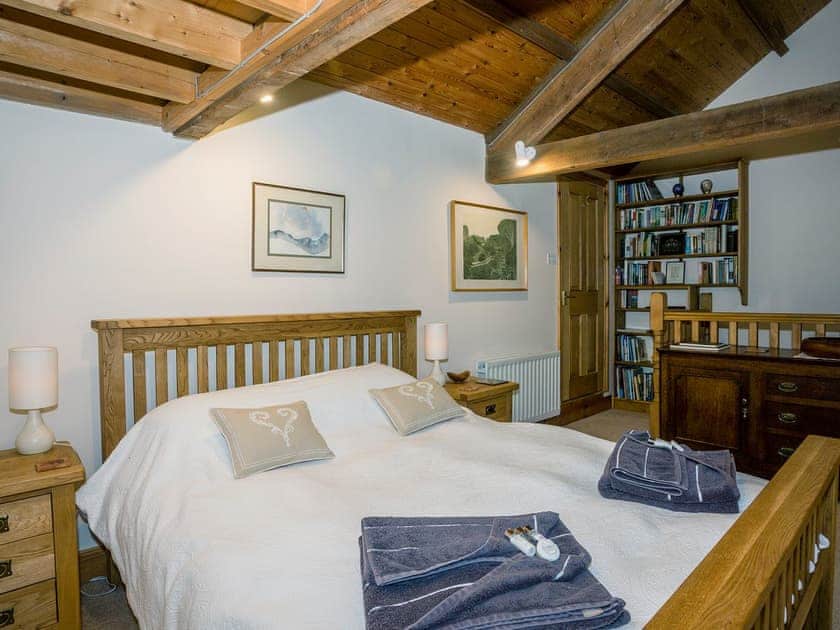 Comfortable bedroom with kingsize and single bed | Castle House Cottage, Hartley, near Kirkby Stephen