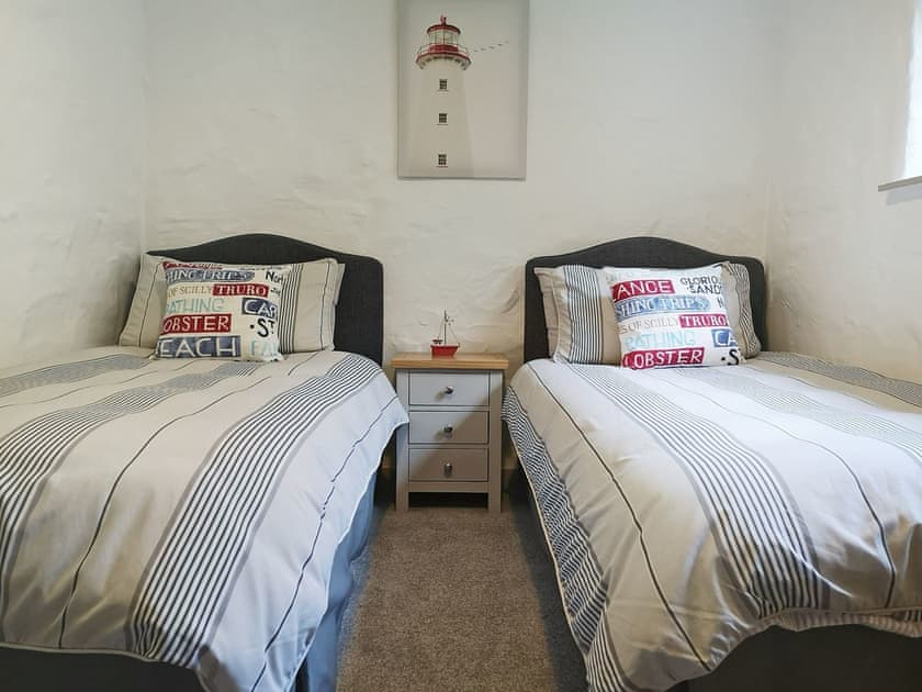 Comfy twin bedroom | Friesian Valley Cottages - Maple Barn - Friesian Valley Cottages , Mawla, near Porthtowan
