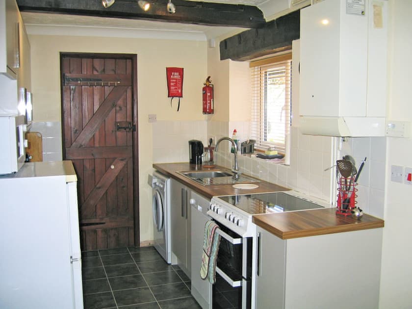 Well equipped kitchen | The Granary - White House Farm Holiday Cottages, Knapton, near North Walsham