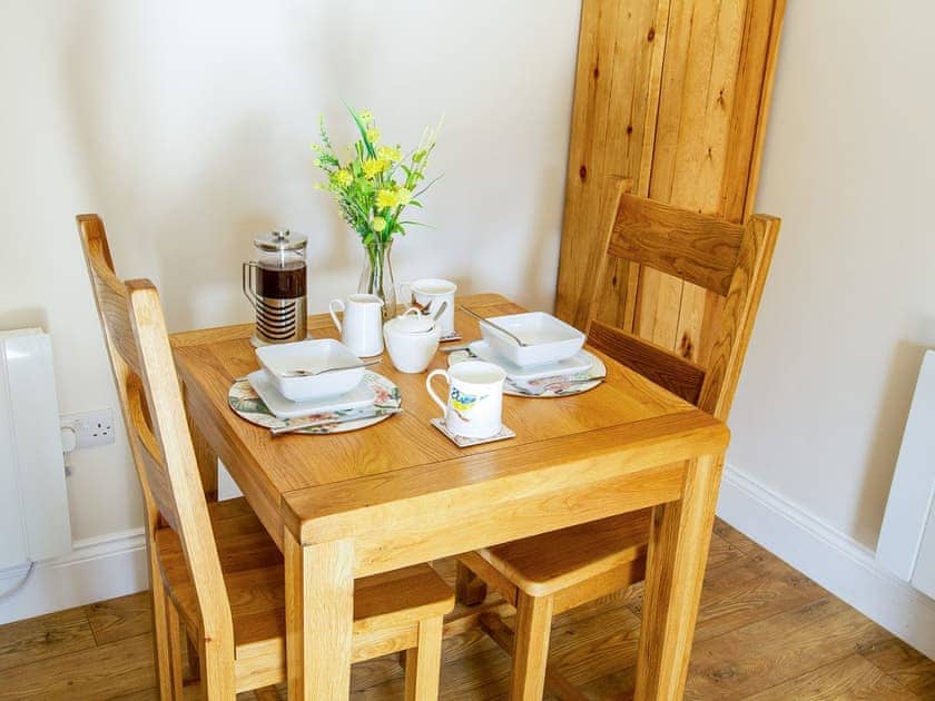 Inviting dining area | Gannet Lodge - Seabird Lodges, Bempton